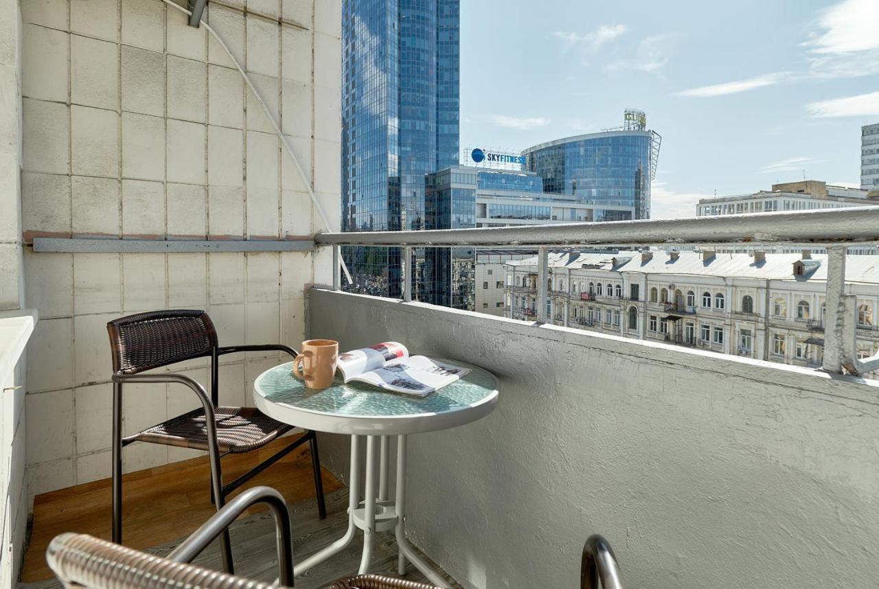 Dve Bolshie Spalni: Central Apartment near Gulliver Mall Kyiv Exterior photo