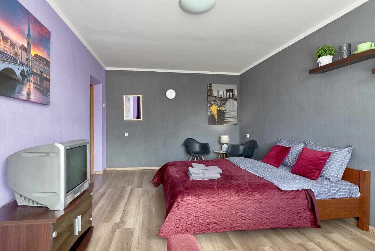 Dve Bolshie Spalni: Central Apartment near Gulliver Mall Kyiv Exterior photo