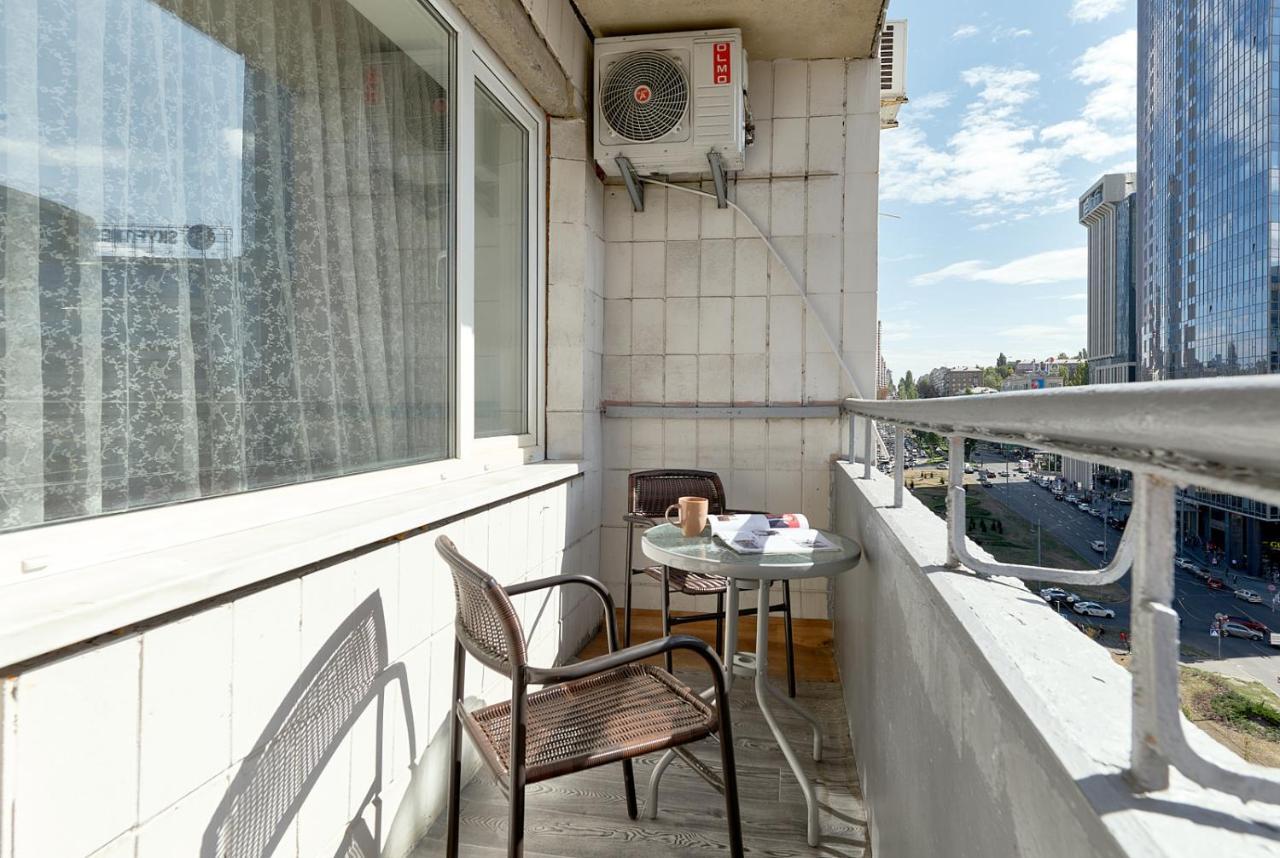 Dve Bolshie Spalni: Central Apartment near Gulliver Mall Kyiv Exterior photo